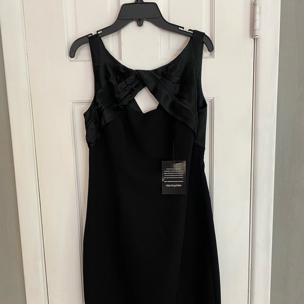 Carmen Marc Valvo NWT SIZE 4